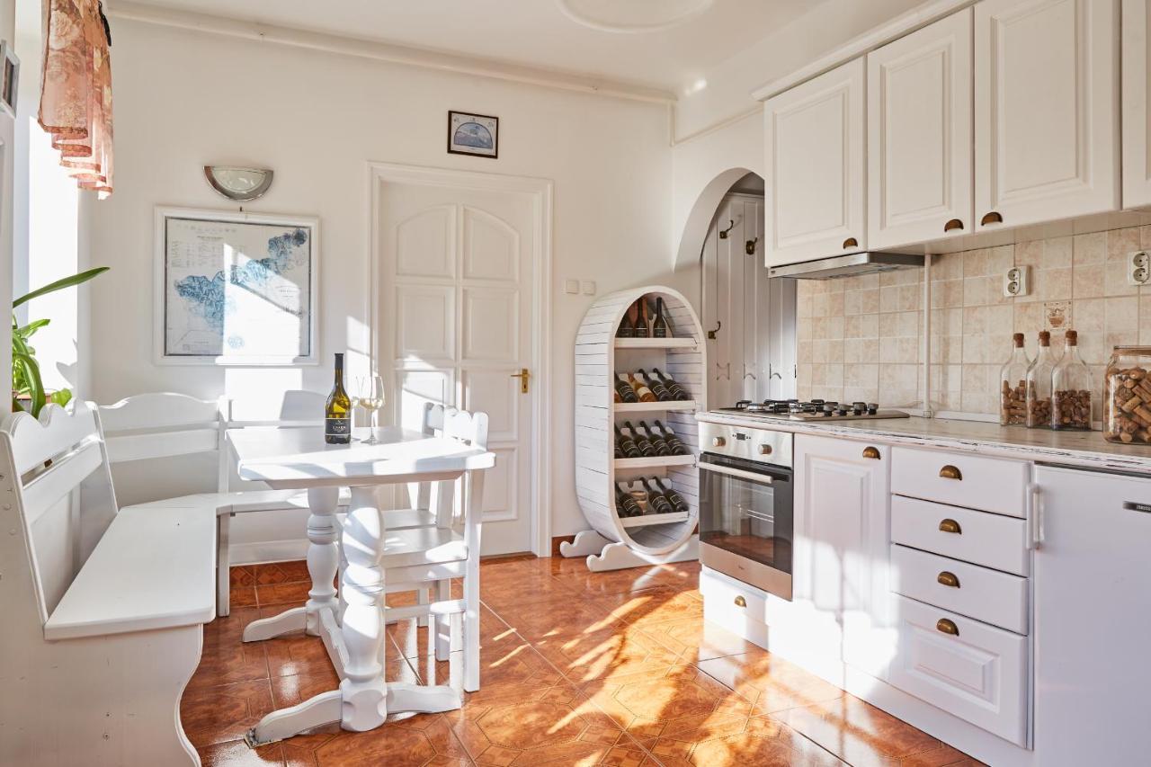 Szarka Vendeghaz Es Pince Apartment Mad Ngoại thất bức ảnh